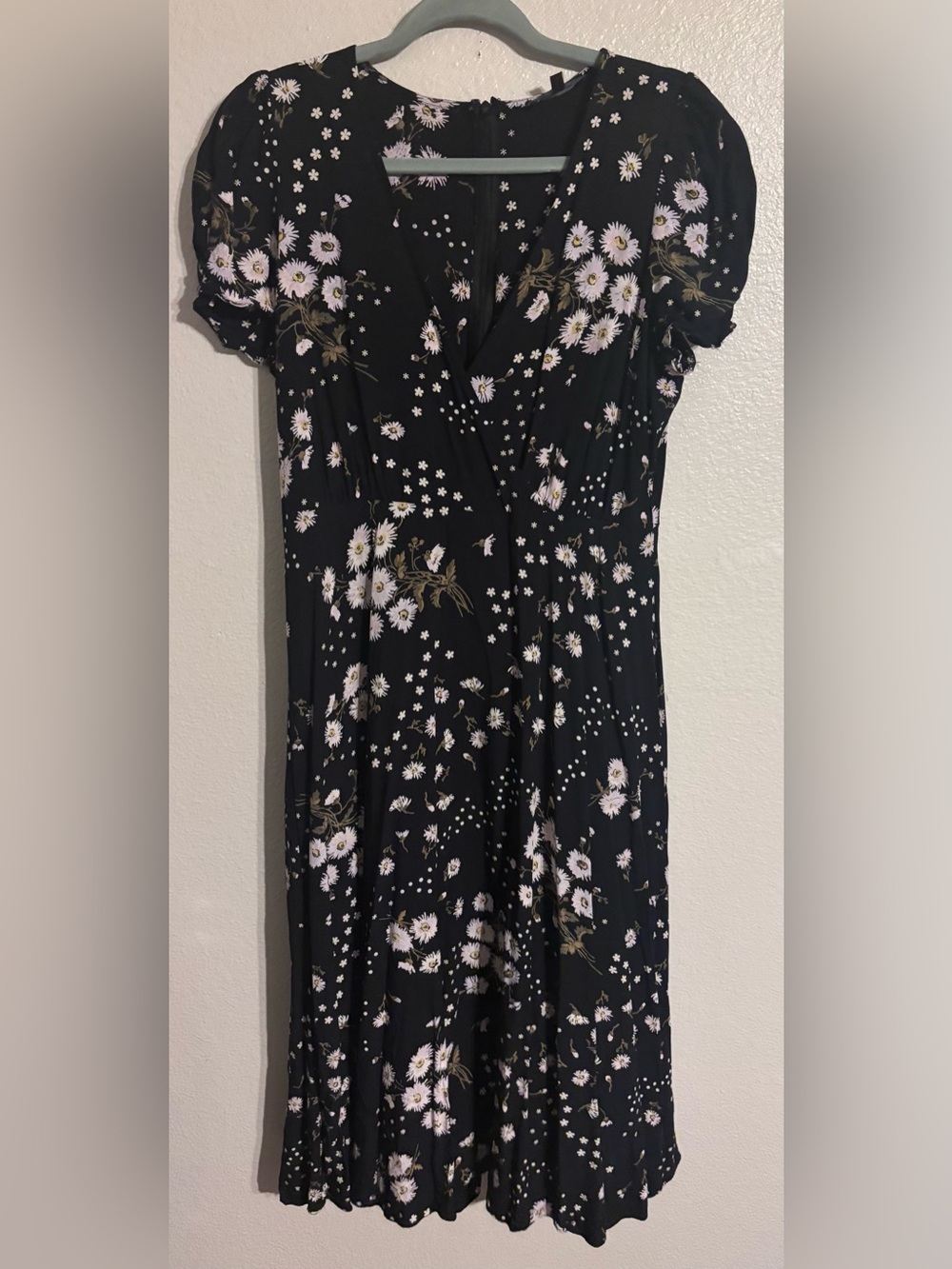 Madewell Puff-Sleeve Wrap-Front Midi Dress in Polka Daisies - Picture 3 of 10